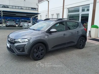Usata Dacia Sandero Journey 101 CV (74 kW) 2024 Gray Berlina