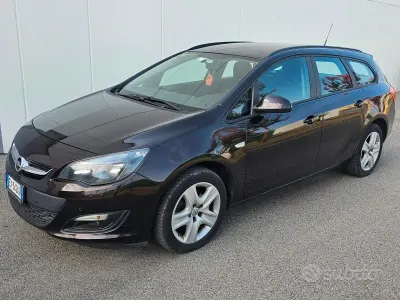 Usata Opel Astra S 136 CV (100 kW) 2014 Marrone Station wagon