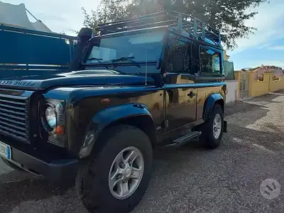 Usata Land Rover Defender 122 CV (89 kW) 2007 Nero Station wagon
