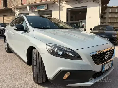Usata Volvo V40 CC Momentum 115 CV (84 kW) 2014 Grigio Station wagon