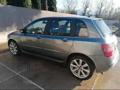 Usata Fiat Stilo Dynamic 140 CV (102 kW) 2004 Grigio Berlina