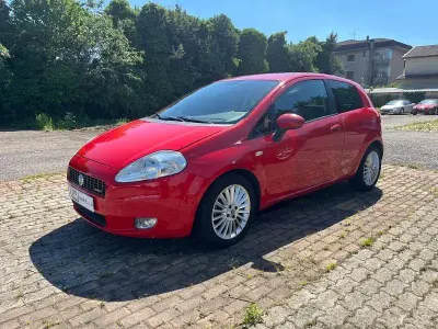 Usata Fiat Grande Punto Dynamic 89 CV (65 kW) 2006 Rosso Utilitaria