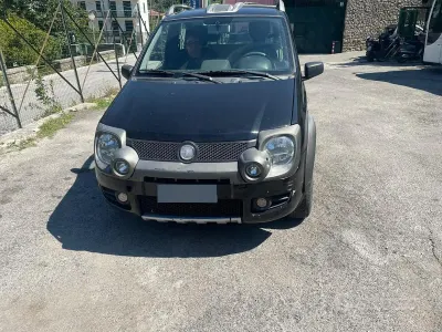 Usata Fiat Panda Cross 69 CV (50 kW) 2008 Nero Utilitaria