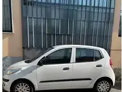 Usata Hyundai i10 66 CV (48 kW) 2009 Bianco Utilitaria