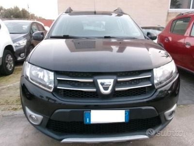 Usata Dacia Sandero Lauréate 90 CV (66 kW) 2016 Nero Berlina