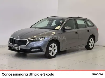 Usata Skoda Octavia Executive 116 CV (85 kW) 2022 Grigio Station wagon