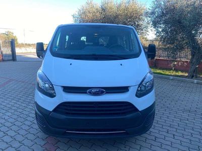 usata Ford Transit Custom 9 posti km certificati