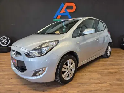 Usata Hyundai ix20 Style 90 CV (66 kW) 2011 Argento Utilitaria