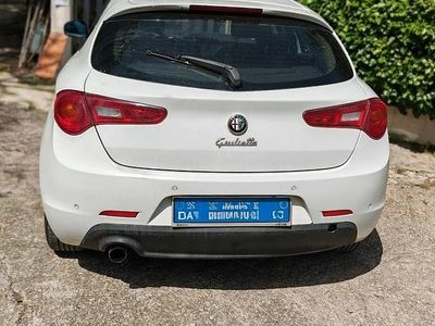 Usata Alfa Romeo Giulietta Distinctive 109 CV (80 kW) 2011 Bianco Utilitaria