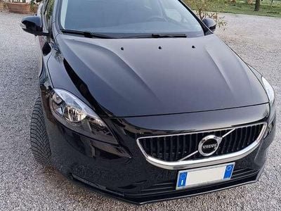 Usata Volvo V40 Business Edition 120 CV (88 kW) 2018 Nero Berlina