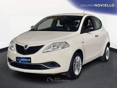 Usata Lancia Ypsilon Silver 95 CV (69 kW) 2017 Beige Utilitaria