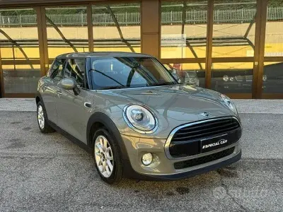Usata Mini Cooper D 116 CV (85 kW) 2018 Grigio Utilitaria