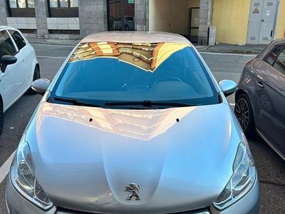 Usata Peugeot 208 68 CV (50 kW) 2012 Grigio Utilitaria