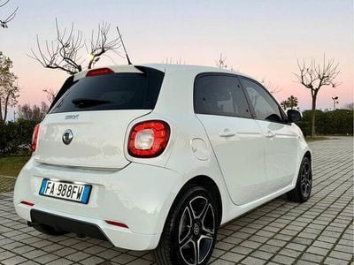 Usata Smart ForFour 71 CV (52 kW) 2015 Bianco Utilitaria