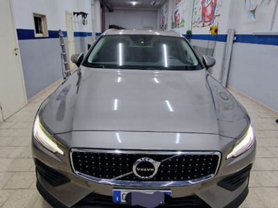 usata Volvo V60 CC business 4wd