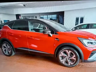 Usata Renault Captur RS Line 91 CV (66 kW) 2022 Rosso SUV