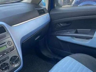 Usata Fiat Grande Punto Dynamic 65 CV (47 kW) 2005 Blu/azzurro Utilitaria