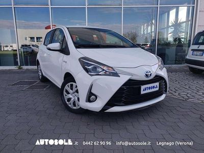 Usata Toyota Yaris Hybrid Business Edition 75 CV (55 kW) 2020 Bianco Berlina