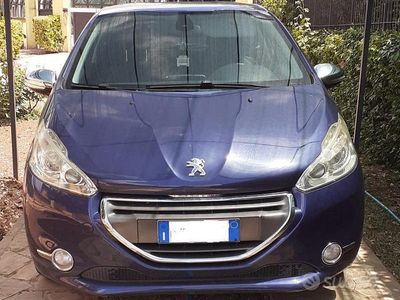 Blu Usata 2012 Peugeot 208 Utilitaria | 5500 € (Buon prezzo)