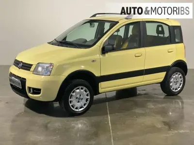 Usado Fiat Panda 4x4 69 CV (50 kW) 2011 Gris Utilitario