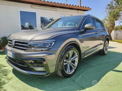 Usata VW Tiguan R-line 150 CV (110 kW) 2020 Grigio SUV