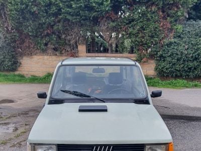 Begagnad Fiat Panda 50 HK (36 kW) 1986 Grå Halvkombi