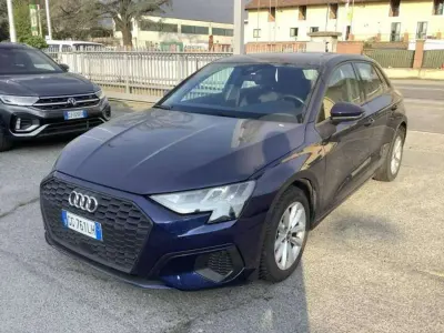 Usata Audi A3 Business 150 CV (110 kW) 2021 Blu/azzurro Berlina