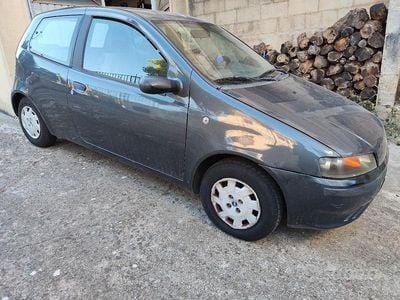 Usata Fiat Punto 80 CV (58 kW) 2003 Utilitaria
