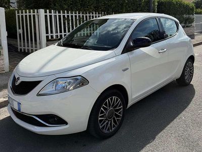 Usata Lancia Ypsilon Gold 69 CV (50 kW) 2016 Bianco Utilitaria