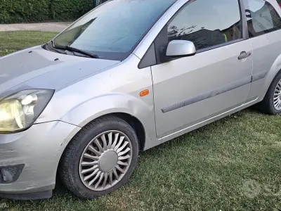 Usata Ford Fiesta 75 CV (55 kW) 2006 Utilitaria