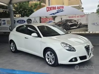 Usata Alfa Romeo Giulietta Exclusive 105 CV (77 kW) 2014 Bianco Utilitaria