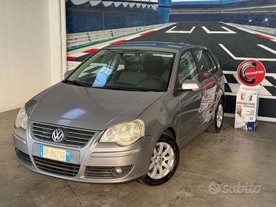 Usata VW Polo Sportline 80 CV (58 kW) 2007 Grigio Utilitaria