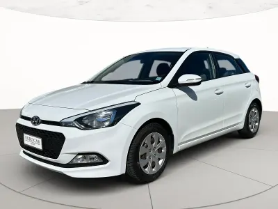 Usata Hyundai i20 Classic 75 CV (55 kW) 2015 Bianco Berlina