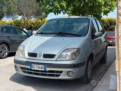 Usata Renault Scénic 98 CV (72 kW) 1999 Grigio Monovolume