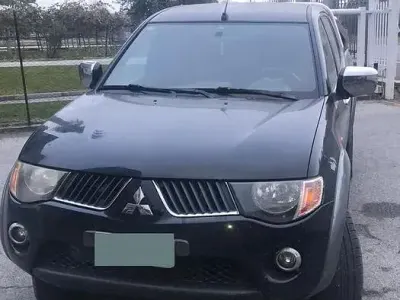 Usata Mitsubishi L200 72 CV (52 kW) 2007 Nero Pick-up
