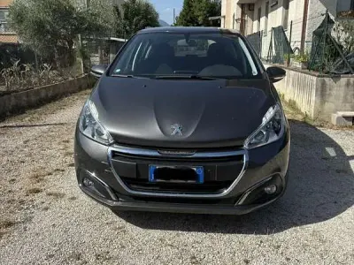 Usata Peugeot 208 Active 83 CV (61 kW) 2019 Utilitaria