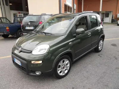 Usata Fiat Panda Trekking 80 CV (58 kW) 2013 Verde Utilitaria