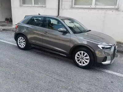 Usata Audi A1 82 CV (60 kW) 2023 Grigio SUV