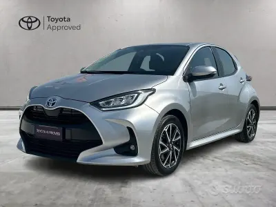 Usata Toyota Yaris Hybrid Trend 92 CV (67 kW) 2022 Grigio Berlina