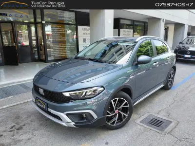 Usata Fiat Tipo Cross 130 CV (95 kW) 2022 Grigio Berlina