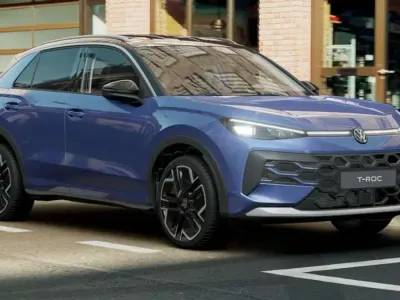 Nuova VW T-Roc Style 150 CV (110 kW) 2026 Celestial blue metallizzato ne SUV