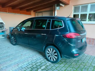 Usata Opel Zafira Tourer 150 CV (110 kW) 2013 Nero Monovolume