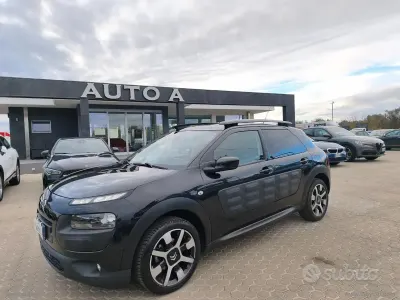 Usata Citroën C4 Shine 99 CV (72 kW) 2018 Nero SUV