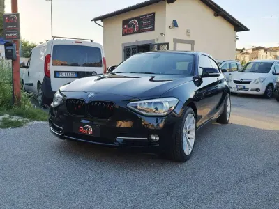 Usata BMW 118 Sport Line 143 CV (105 kW) 2014 Nero Utilitaria