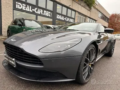 Usata Aston Martin DB11 534 CV (392 kW) 2023 Grigio Coupé