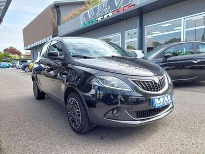 Usata Lancia Ypsilon Gold 69 CV (50 kW) 2022 Nero Utilitaria