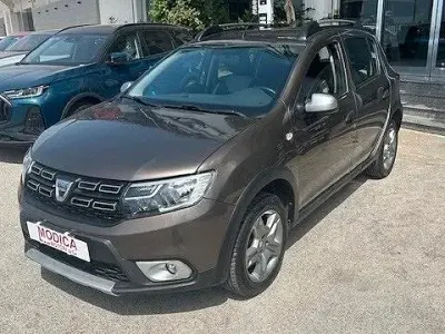 Usata Dacia Sandero Stepway 95 CV (69 kW) 2020 Grigio SUV