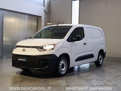 Usata Fiat Doblò 131 CV (96 kW) 2023 Bianco Monovolume