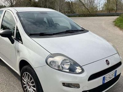 Usata Fiat Grande Punto 69 CV (50 kW) 2017 Bianco Utilitaria