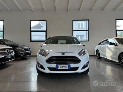 Usata Ford Fiesta Titanium 60 CV (44 kW) 2014 Bianco Utilitaria